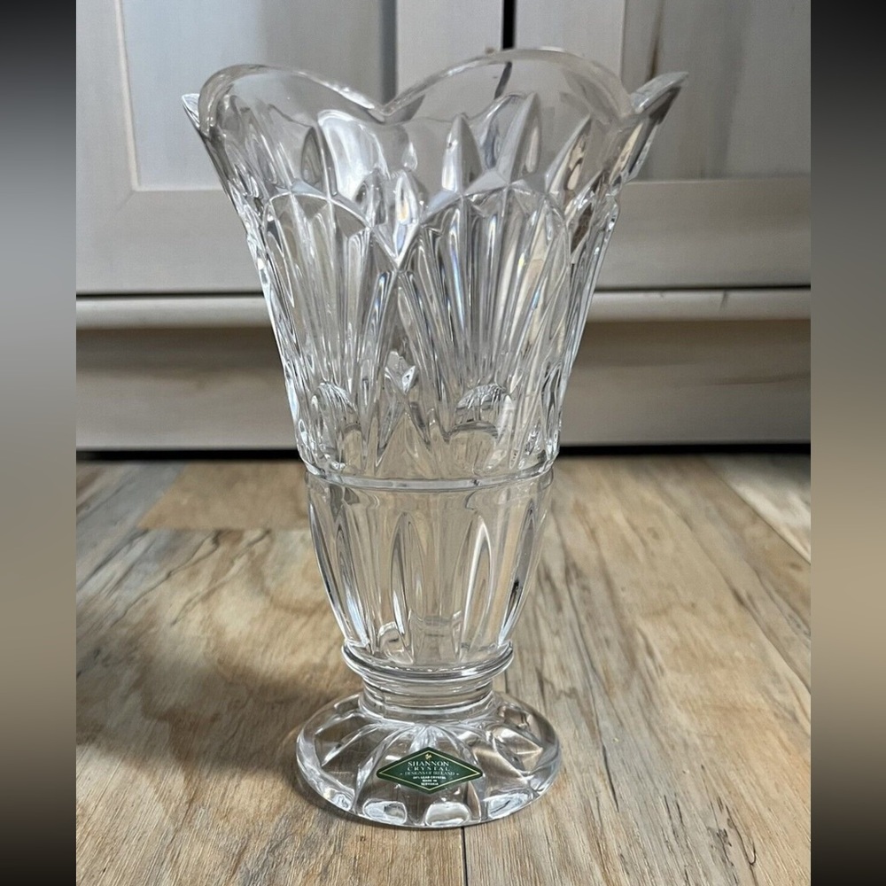 Shannon - Crystal - 8 Inch Godinger Vase - Fine lead cut Irish design (no box)